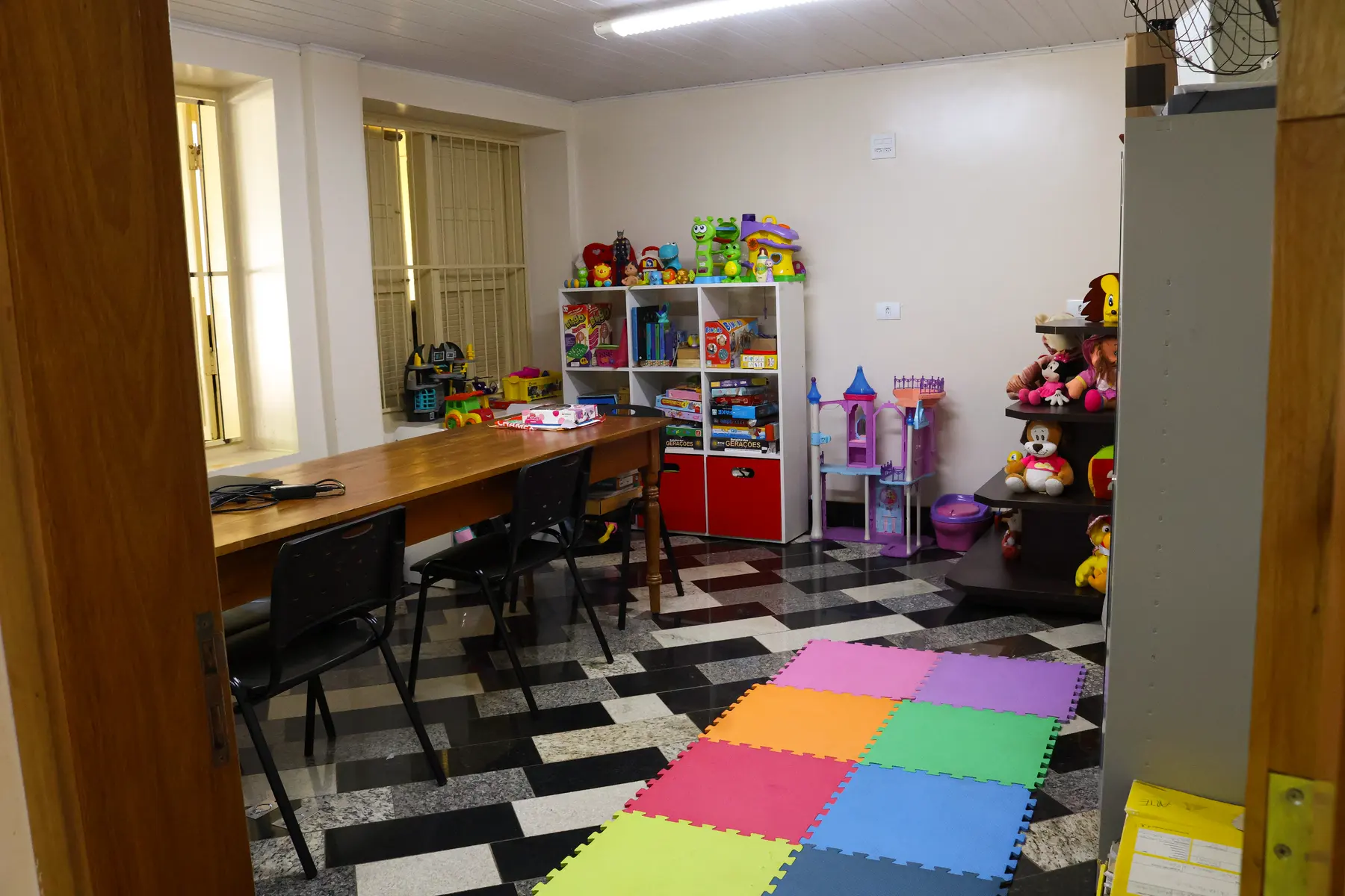 Sala de atividades da Fundação